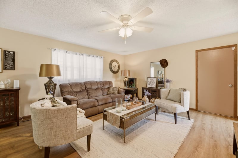 4109 Danbury St, Bel Aire, KS 67220