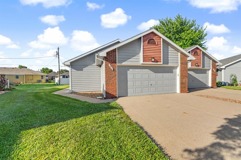 657 Georgetown Rd, Salina, KS 67401