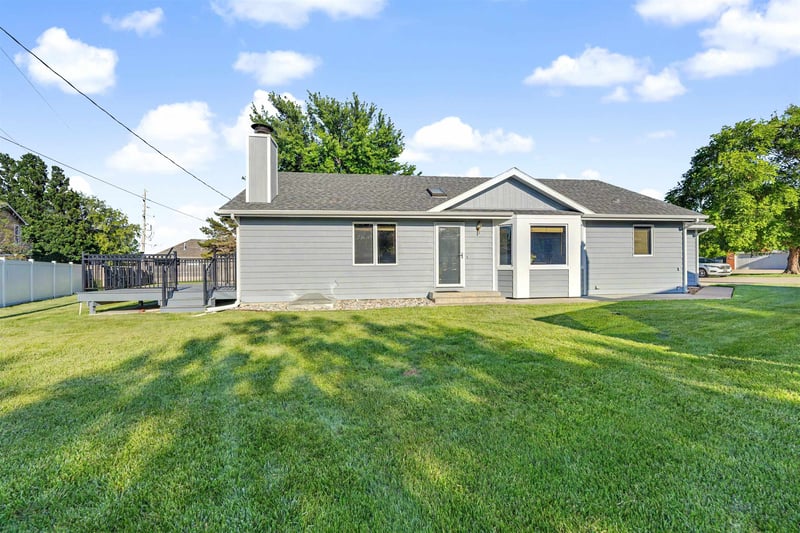657 Georgetown Rd, Salina, KS 67401