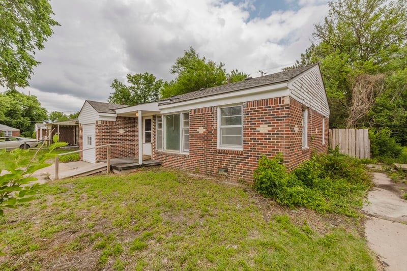 1784 N Old Manor, Wichita, KS 67208