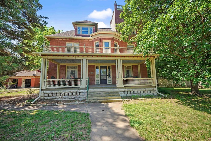 116 Mill St, Lindsborg, KS 67456