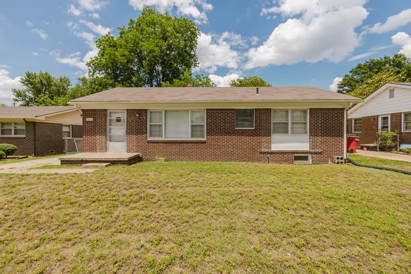 7802 E Morris, Wichita, KS 67207