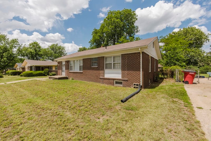 7802 E Morris, Wichita, KS 67207
