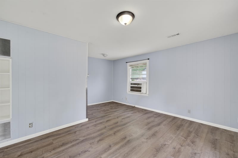 1729 E Looman, Wichita, KS 67219