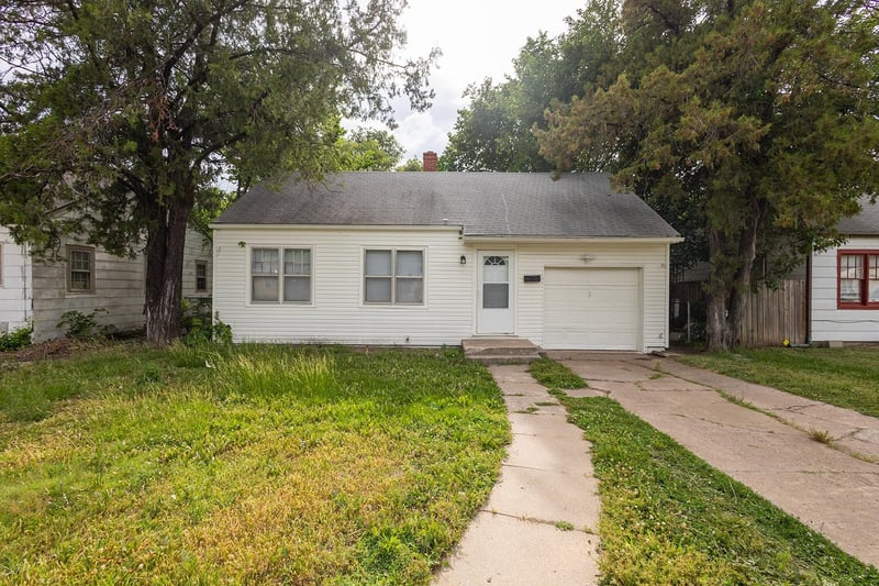 633 Harding, Wichita, KS 67208