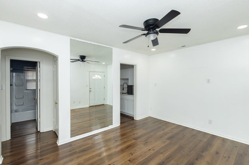 633 Harding, Wichita, KS 67208