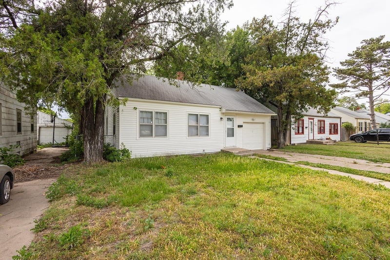 633 Harding, Wichita, KS 67208