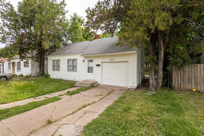 633 Harding, Wichita, KS 67208