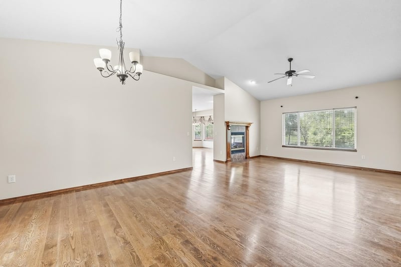 921 Glenmoor , Wichita, KS 67207