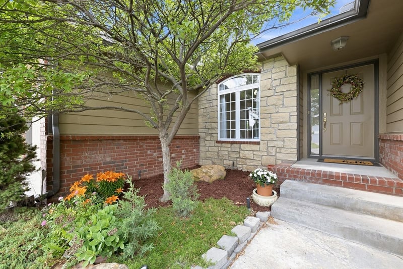 921 Glenmoor , Wichita, KS 67207