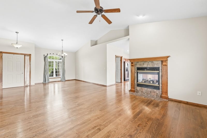 921 Glenmoor , Wichita, KS 67207