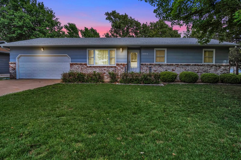 1604 Grandview Ct, Newton, KS 67114