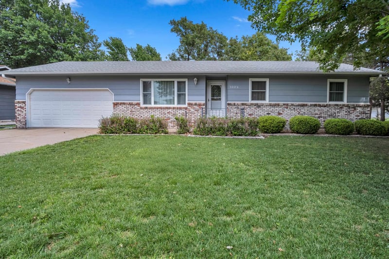 1604 Grandview Ct, Newton, KS 67114