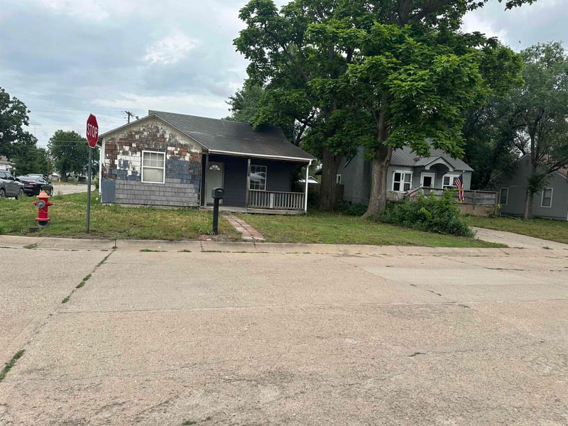 1529 C St, Wellington, KS 67152