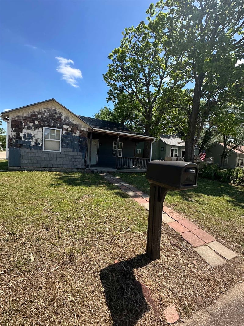 1529 C St, Wellington, KS 67152