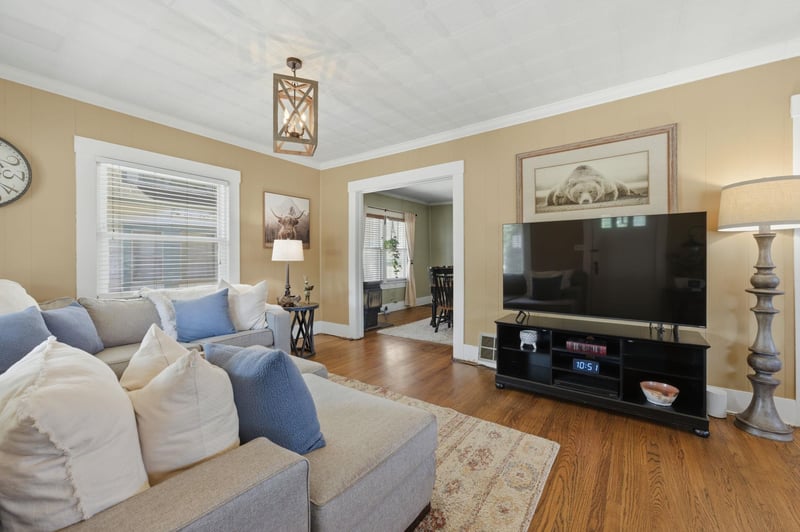341 S Hillside Ave, Wichita, KS 67211