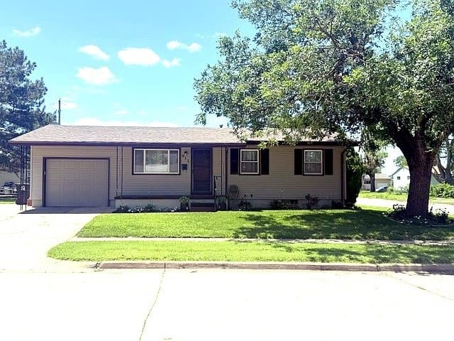 915 Lena , Salina, KS 67401