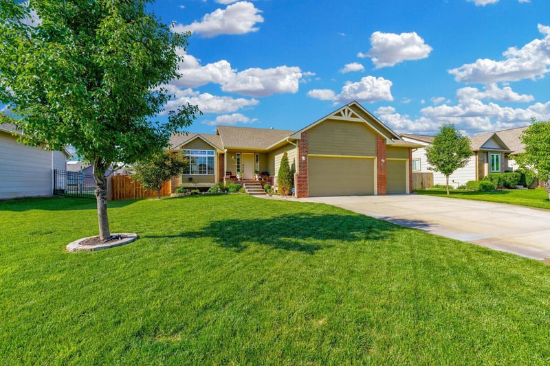 3227 Blue Lake Ct, Wichita, KS 67215