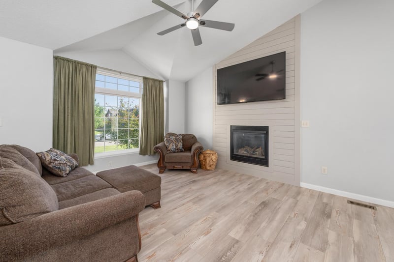3227 Blue Lake Ct, Wichita, KS 67215