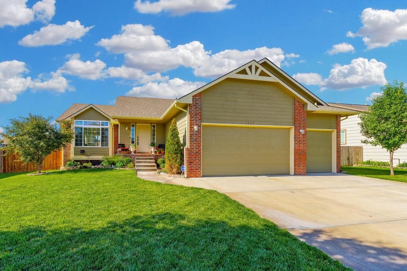 3227 Blue Lake Ct, Wichita, KS 67215