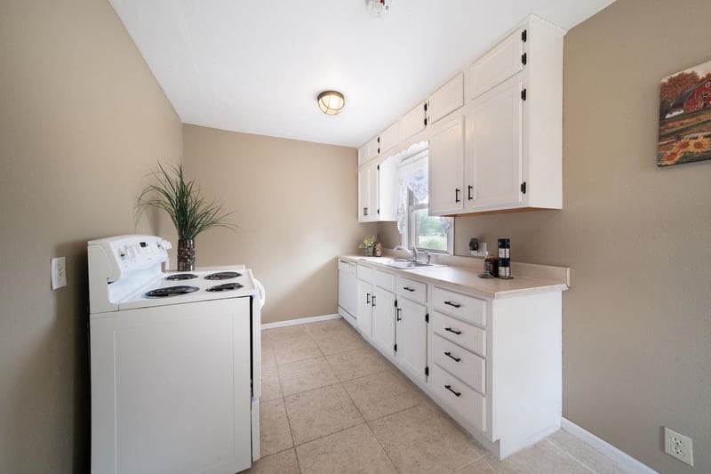 2337 Glenn Ave, Wichita, KS 67213