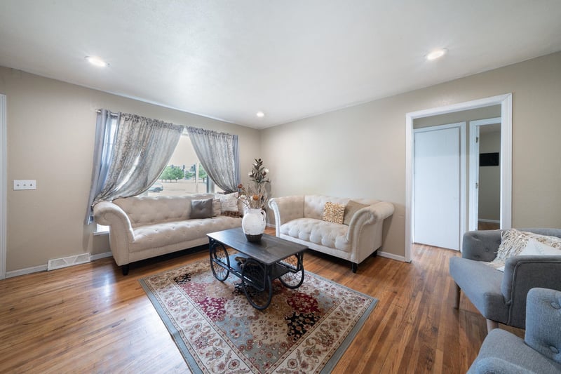 2337 Glenn Ave, Wichita, KS 67213