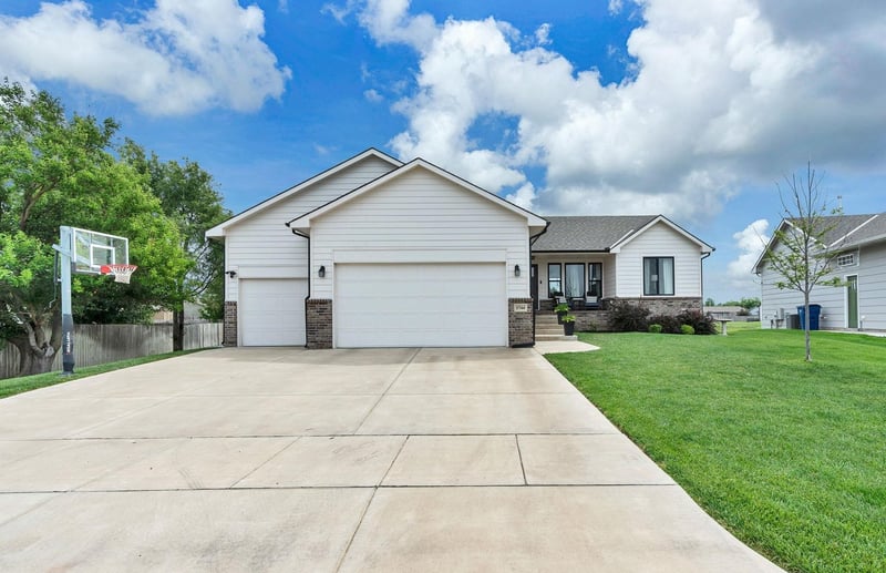 1744 Kap St, Wichita, KS 67235