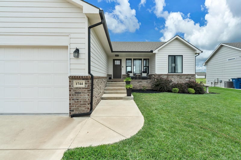 1744 Kap St, Wichita, KS 67235