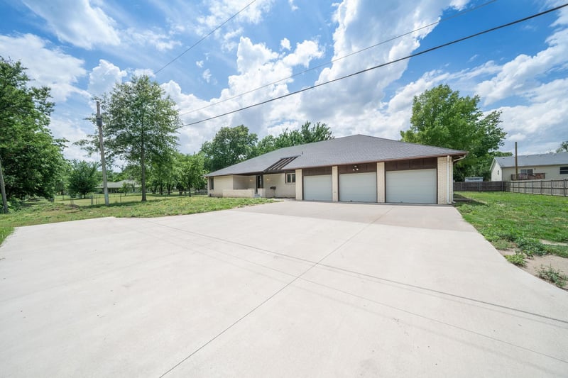 1837 Mt Carmel, Wichita, KS 67203