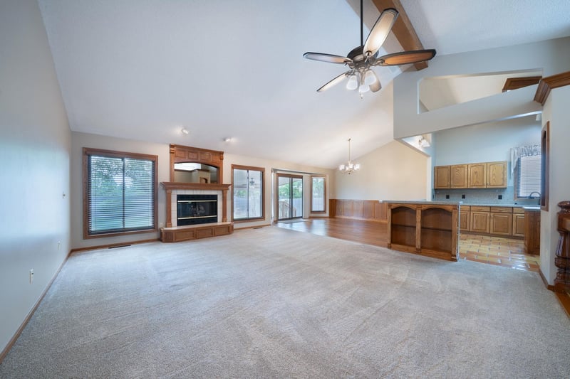 1607 Woodridge Ct, Wichita, KS 67206