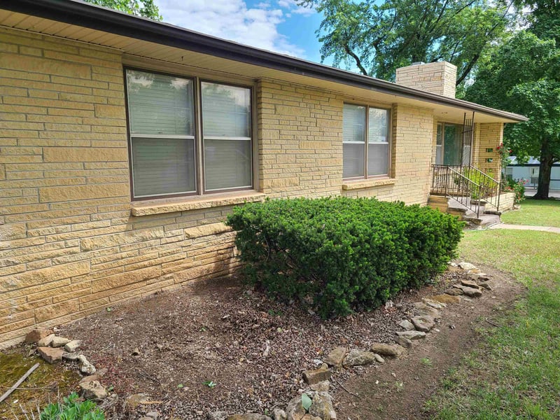 1720 Simpson , Winfield, KS 67156