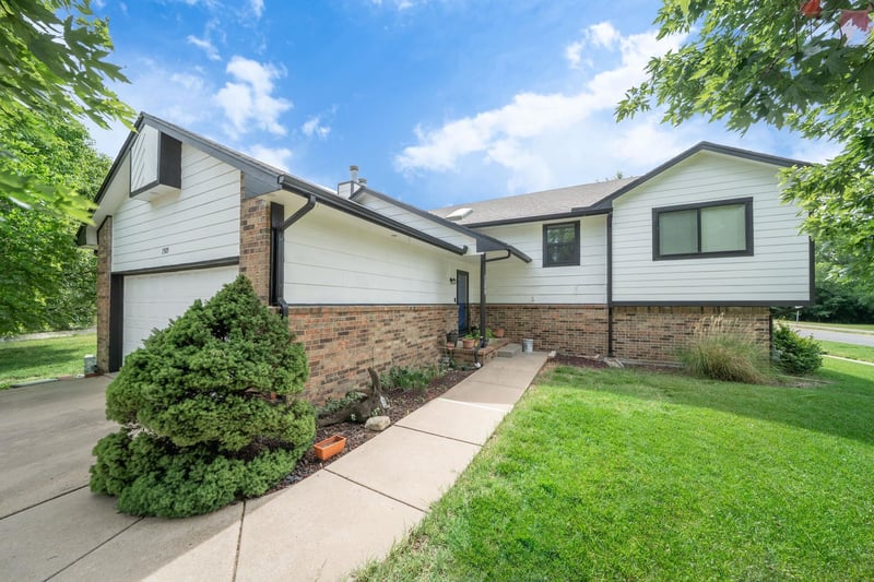 7309 E 32nd Ct, Wichita, KS 67226