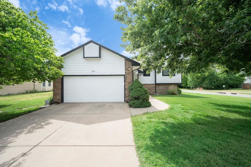 7309 E 32nd Ct, Wichita, KS 67226