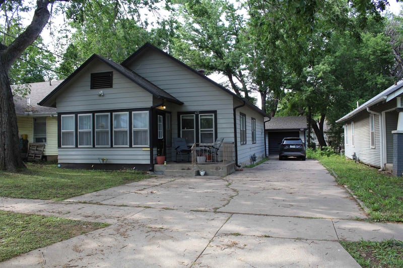 622 Carr Ave, El Dorado, KS 67042