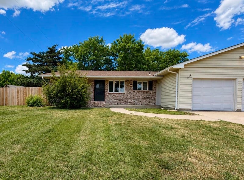 212 E Rosewood St, Rose Hill, KS 67133