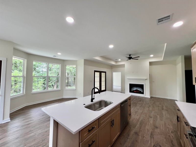208 Castle Pines Dr, Arkansas City, KS 67005