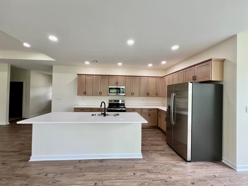 208 Castle Pines Dr, Arkansas City, KS 67005
