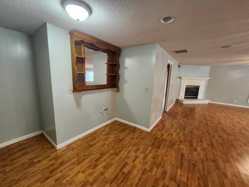 2211 S Glenhurst Ct, Andover, KS 67002