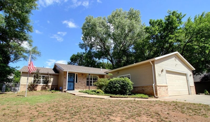 1218 Wild Turkey Dr, Derby, KS 67037