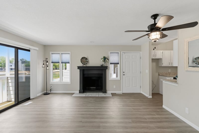 1137 N Lakewind, Wichita, KS 67212