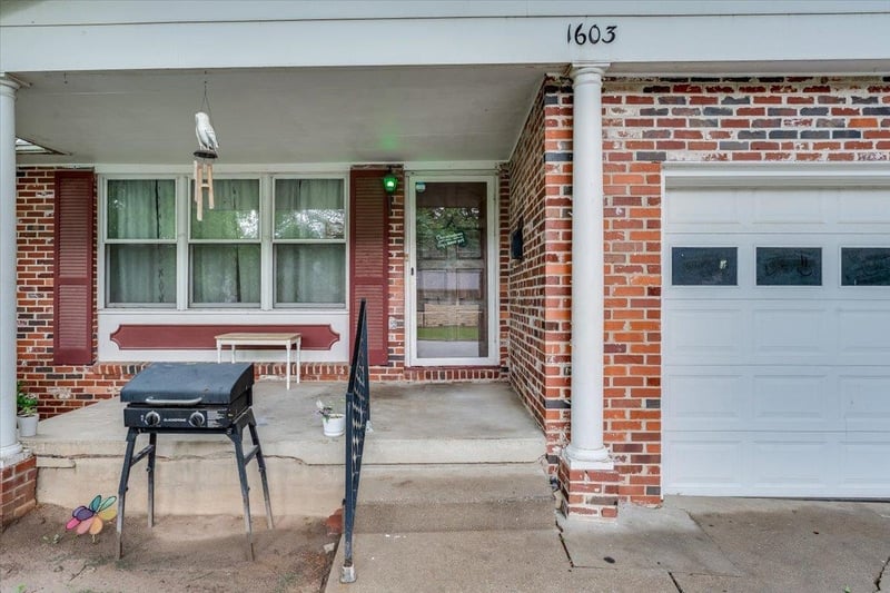 1603 Mound St, Winfield, KS 67156