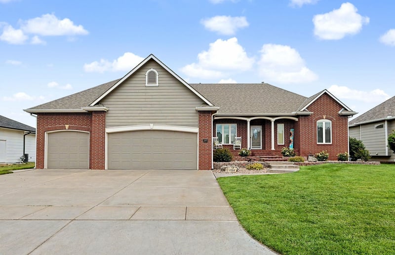 150 S Blue Bells Ct, Garden Plain, KS 67050