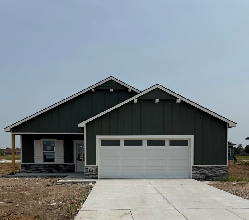 2244 Colt Pl, Haysville, KS 67060