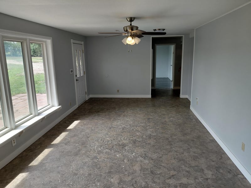 211 Meridian Rd, Wellington, KS 67152