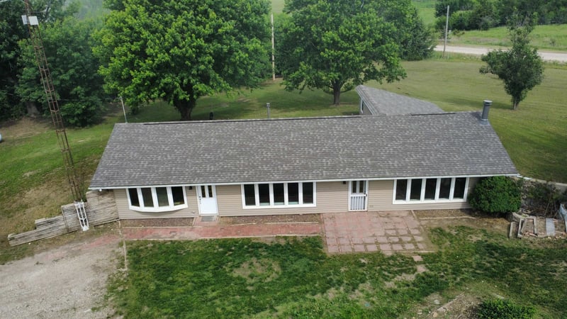 211 Meridian Rd, Wellington, KS 67152