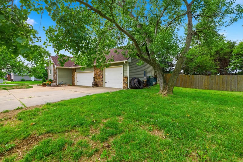11 Hopper Ct, Goddard, KS 67052