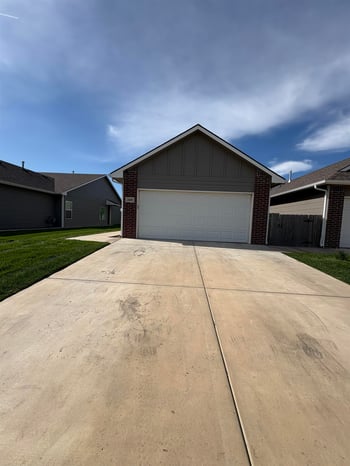 2605 W 55th St N, Wichita, KS 67204