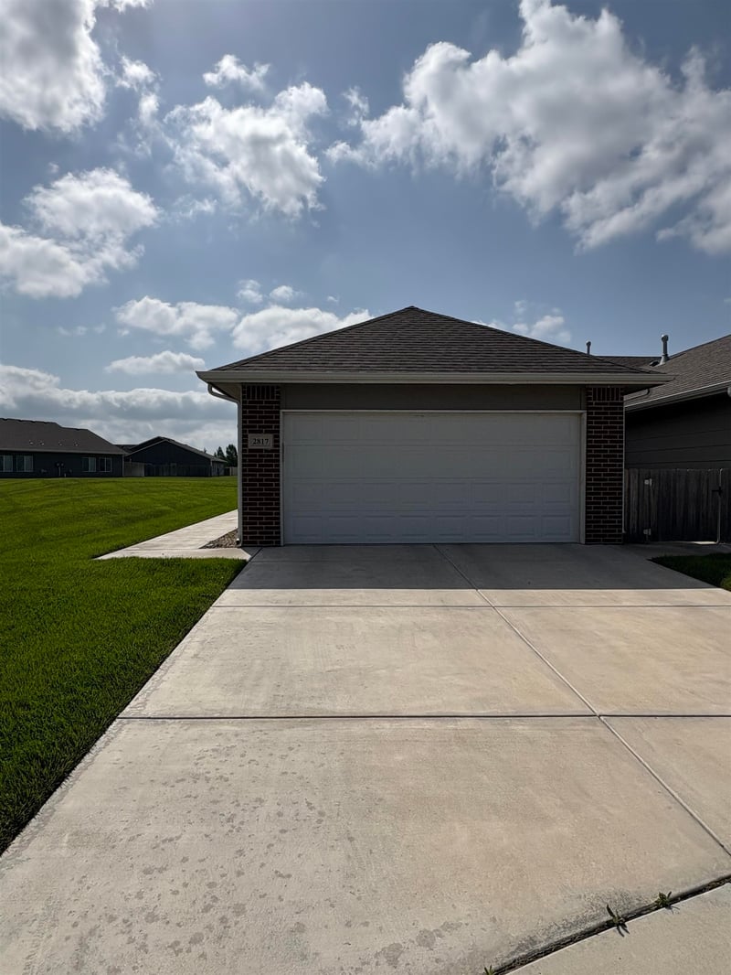 2817 55th St N Ct, Wichita, KS 67204