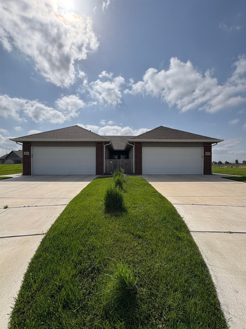 2817 55th St N Ct, Wichita, KS 67204