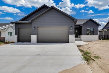10411 W Graber Cir, Wichita, KS 67215